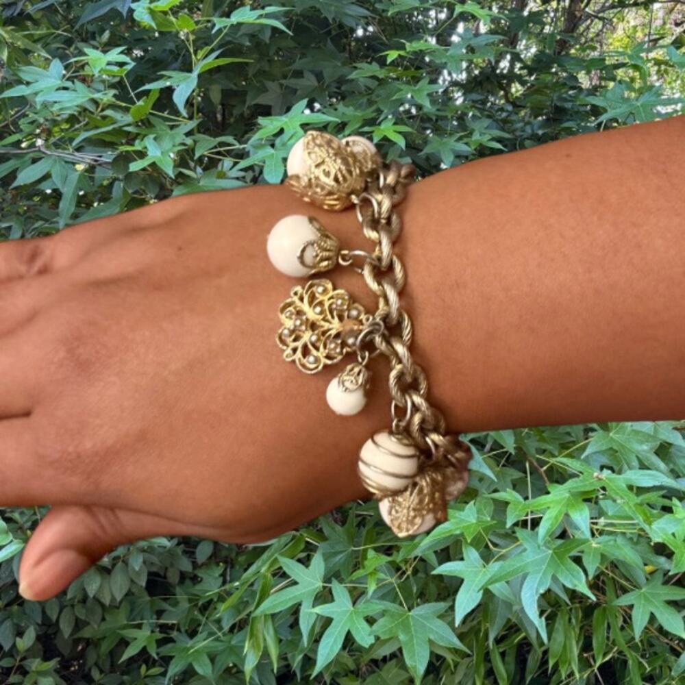 Vintage White & Silver Bauble Filigree Charm Chain Bracelet